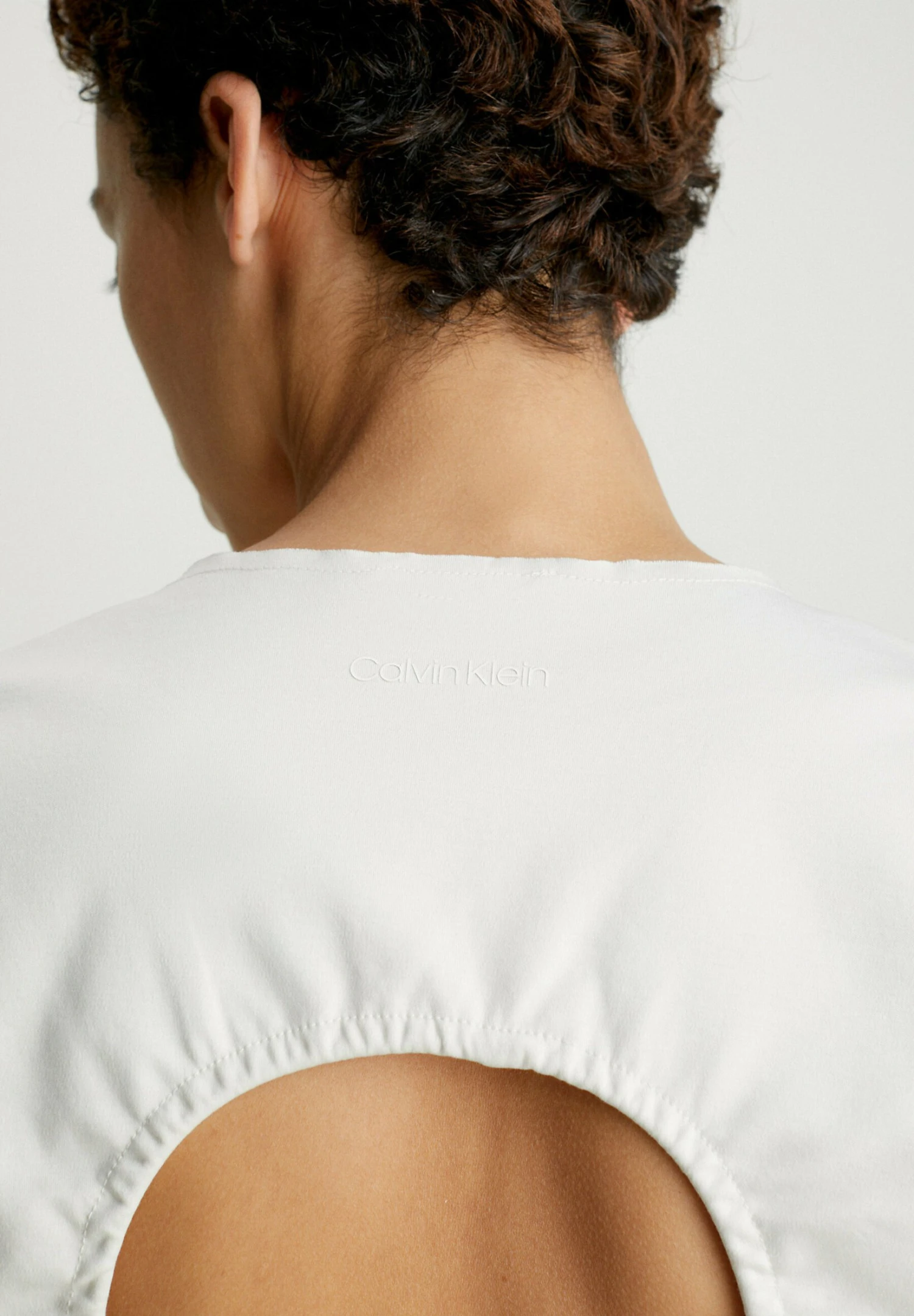 Calvin Klein Slim Scuba Open Back - T-Shirt Print - Chalk 6 Calvin Klein Slim Scuba Open Back - T-Shirt Print - Chalk - Afbeelding 4