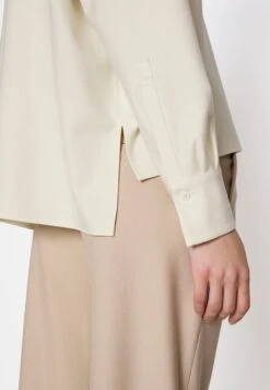 DRYKORN Cloelia - Blouse -Off White -Winkel Voor Damesmode c4bc0ca4918e496bb3b6ecbcc1751693