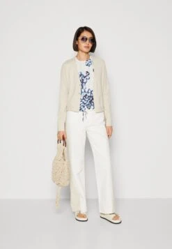 Marc O'Polo Longsleeve V Neck - Vest - Soft Taupe Melange 9 Marc O'Polo Longsleeve V Neck - Vest - Soft Taupe Melange -Winkel Voor Damesmode c5fb642df508475a9d87fe5183d33a48