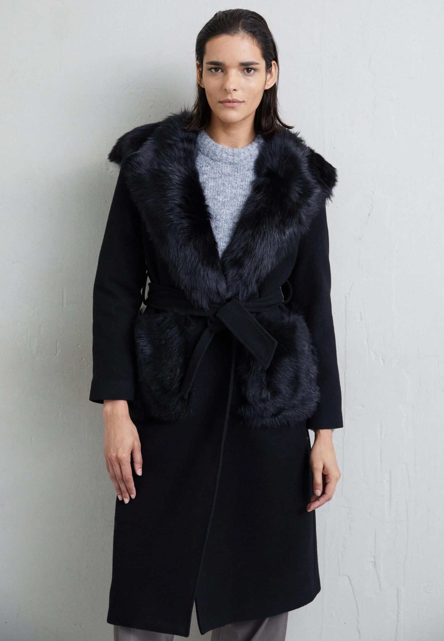 Mackenzie With Hood And Pockets - Mantel - Black 3 Mackenzie With Hood And Pockets - Mantel - Black