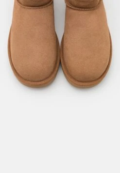 Ugg Classic Ultra - Korte Laarzen - Chestnut 17 Ugg Classic Ultra - Korte Laarzen - Chestnut -Winkel Voor Damesmode caf87f95b0604058aaff7f19b19ef22b