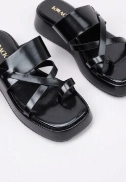 Straps - Teensandalen - Black 12 Straps - Teensandalen - Black -Winkel Voor Damesmode d0a4a22fc31e496f97e2c44e2e76d0fe