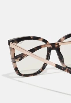 QUAY AUSTRALIA Video On - Brillen Met Blauwlichtfilter - Off-White -Winkel Voor Damesmode d27d0386bd304576bc8a477bbb09ef81