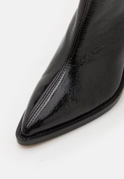 IRO Mazolac - Cowboy-/Bikerlaarzen - Black 15 IRO Mazolac - Cowboy-/Bikerlaarzen - Black -Winkel Voor Damesmode d41245286bdc468292e271f8e8cfa9e5