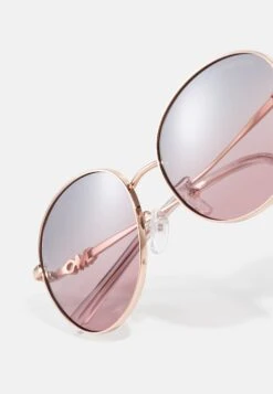 Michael Kors Alpine - Zonnebril - Rose Gold-Coloured 11 Michael Kors Alpine - Zonnebril - Rose Gold-Coloured -Winkel Voor Damesmode db3a107eaec14eaebe91a26e980805b2