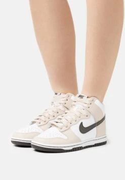 Nike Sportswear Nike Dunk - Sneakers Hoog - Beige/White