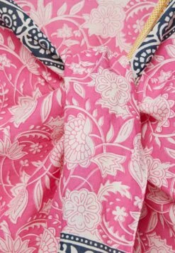 PULL & BEAR Floral Sarong - Sjaal - Pink -Winkel Voor Damesmode e23cc59961e24daca3176d6138535022