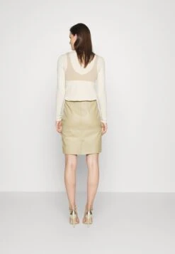 Cecilia- Leren Rok - Beige -Winkel Voor Damesmode e48a7350d76d4323adea8105c561057d