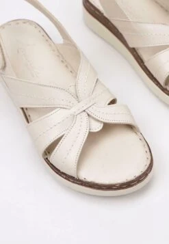 Telendos - Sandalen Met Plateauzool - Beige 13 Telendos - Sandalen Met Plateauzool - Beige -Winkel Voor Damesmode e784eba607884277ab551bd343eb41d9