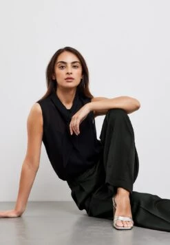 Taifun Sleeveless Shirt - Blouse - Schwarz 16 Taifun Sleeveless Shirt - Blouse - Schwarz -Winkel Voor Damesmode e7d642ad0ea6490b98ee6f1b3c7924f7