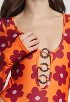 Eco Ring Front Long Sleeve Swimsuit - Badpak - Orange Base -Winkel Voor Damesmode ea36fa38e4284c0db77a64d3a0ad0628