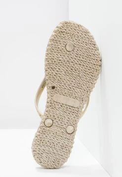ILSE JACOBSEN Cheerful - Teenslippers - Platin 14 ILSE JACOBSEN Cheerful - Teenslippers - Platin -Winkel Voor Damesmode edf9c464d14543e9be3ec7c4ec35bd16