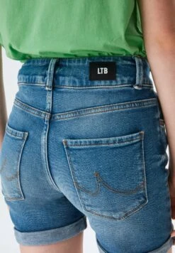 LTB Becky LinoreUndamaged - Jeansshort - Mid Blue -Winkel Voor Damesmode f1d172d48e49451d9a797ca718ac4998