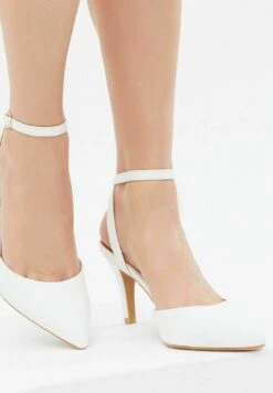 Wide Fit Pointed - Klassieke Pumps - White