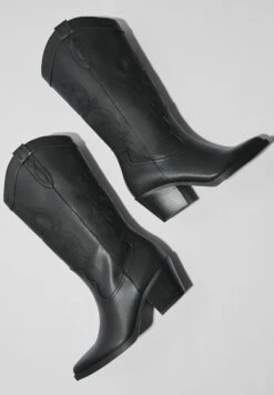 BERSHKA Heeled - Cowboy-/Bikerlaarzen - Black -Winkel Voor Damesmode fa1e04dbb2b249bbb54e5ef60a054650