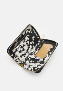 PARFOIS Wallet Basic - Portemonnee - Black 9 PARFOIS Wallet Basic - Portemonnee - Black -Winkel Voor Damesmode fc434bd6aba64e59b310a2f93233655b