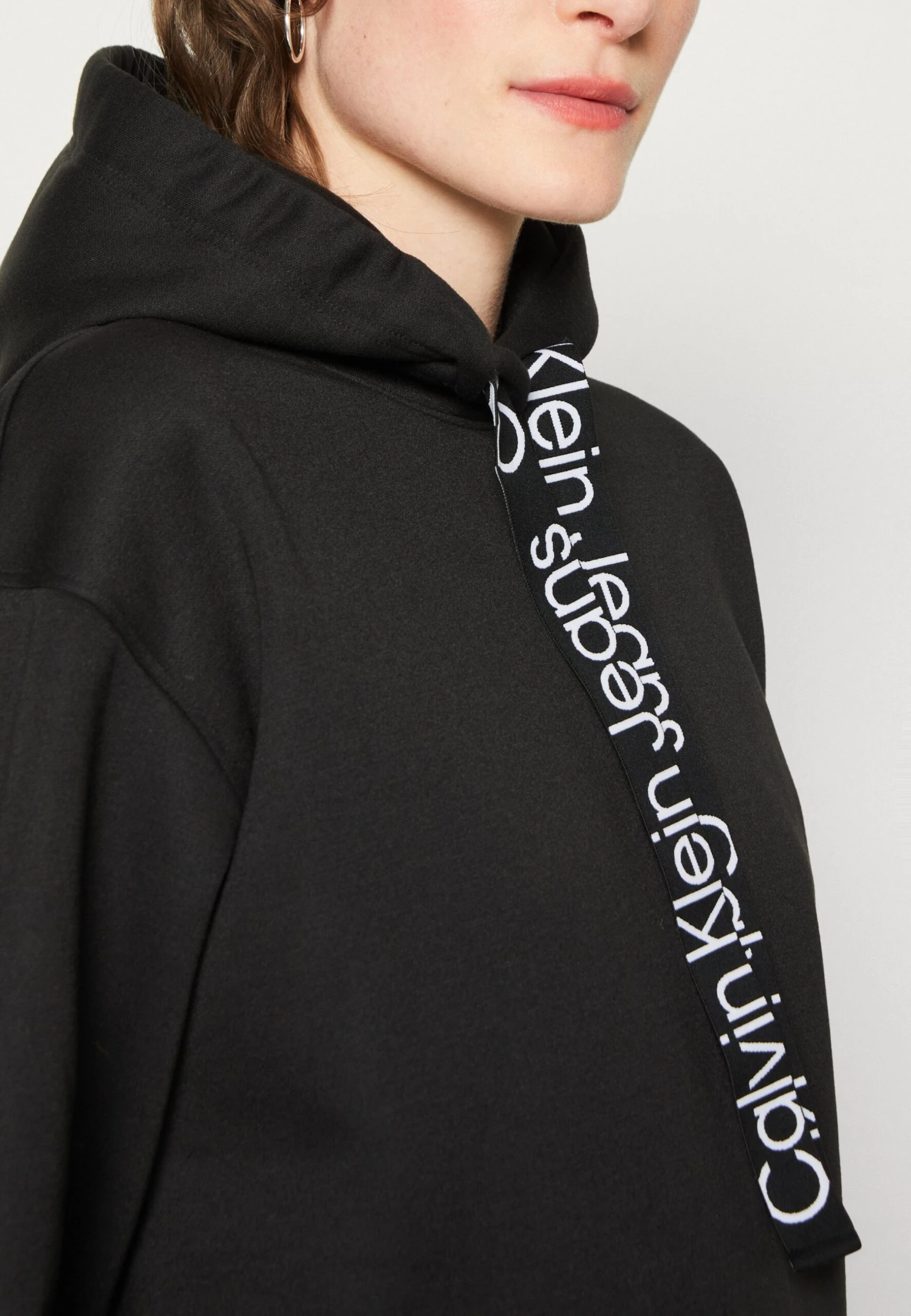 Calvin Klein Jeans Logo Drawcord Hoodie - Sweater - Black/Bright White 8 Calvin Klein Jeans Logo Drawcord Hoodie - Sweater - Black/Bright White - Afbeelding 6